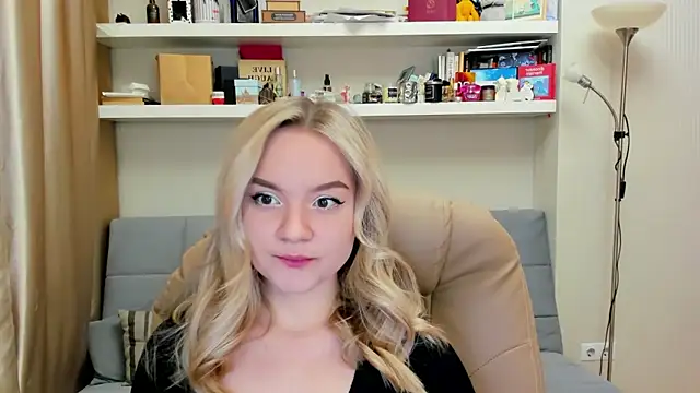 Snapshot of Kara_Smith_ chatting on 22, 2, 2025 Kara Smith online show from 22, 2, 2025