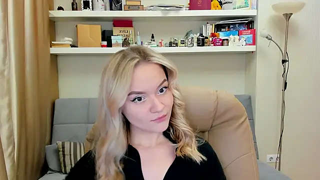 Snapshot of Kara_Smith_ chatting on 23, 2, 2025 Kara Smith online show from 23, 2, 2025