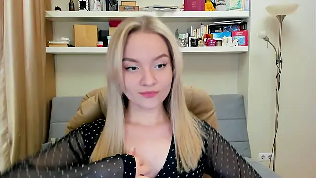 Snapshot of Kara_Smith_ chatting on 28, 2, 2025 Kara Smith online show from 28, 2, 2025