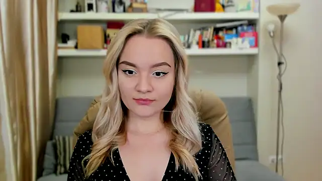 Snapshot of Kara_Smith_ chatting on 13, 9, 2025 Kara Smith online show from 13, 9, 2025