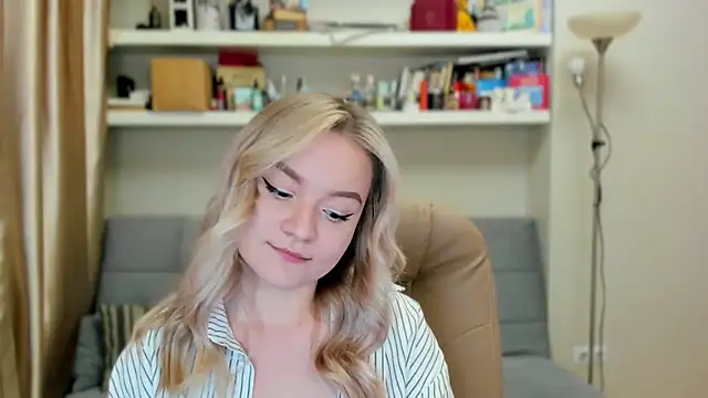 Snapshot of Kara_Smith_ chatting on 14, 9, 2025 Kara Smith online show from 14, 9, 2025