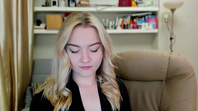 Snapshot of Kara_Smith_ chatting on 17, 9, 2025 Kara Smith online show from 17, 9, 2025