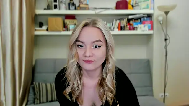 Snapshot of Kara_Smith_ chatting on 1, 10, 2025 Kara Smith online show from 1, 10, 2025