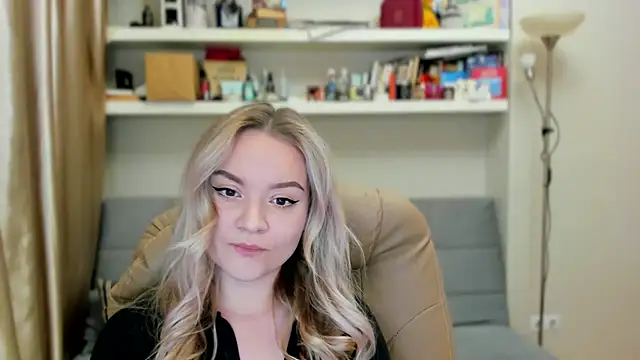 Snapshot of Kara_Smith_ chatting on 25, 10, 2025 Kara Smith online show from 25, 10, 2025