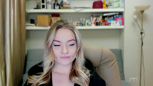 Snapshot of Kara_Smith_ chatting on 28, 11, 2025 Kara Smith online show from 28, 11, 2025