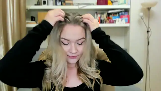 Snapshot of Kara_Smith_ chatting on 30, 11, 2025 Kara Smith online show from 30, 11, 2025