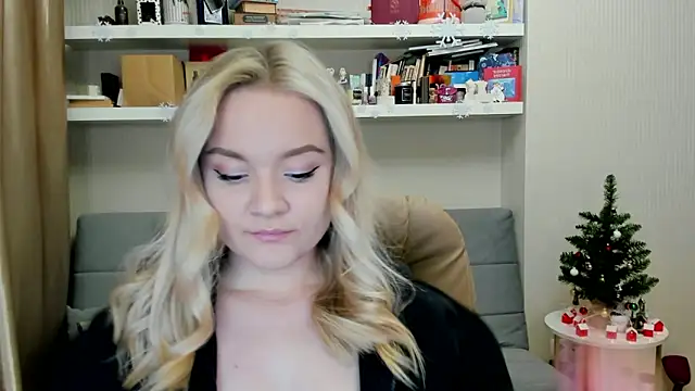 Snapshot of Kara_Smith_ chatting on 18, 12, 2025 Kara Smith online show from 18, 12, 2025