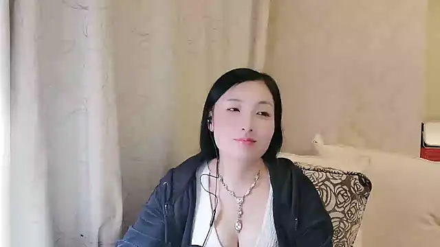 Snapshot of Rachel-6600 chatting on 8, 11, 2025 Rachel-6600 online show from 8, 11, 2025