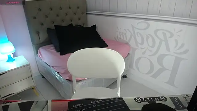 Snapshot of Tania_Duque chatting on 20, 3, 2025 Tania Duque online show from 20, 3, 2025