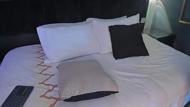 Daia Ortiz online show from 15, 3, 2025