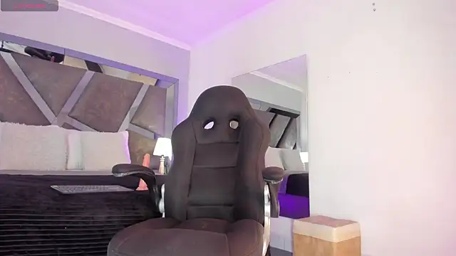 Daia Ortiz online show from 22, 3, 2025