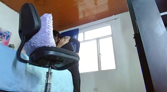 Snapshot of mia_velvet1 chatting on 14, 3, 2025 mia velvet1 online show from 14, 3, 2025