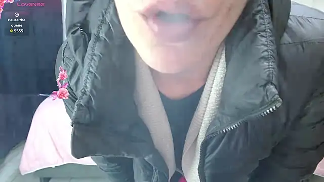 Snapshot of mia_velvet1 chatting on 13, 9, 2025 mia velvet1 online show from 13, 9, 2025