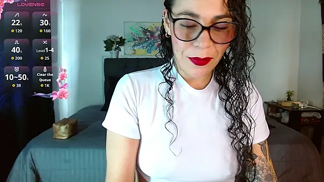 Snapshot of mia_velvet1 chatting on 24, 9, 2025 mia velvet1 online show from 24, 9, 2025