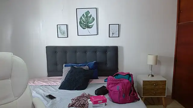 Snapshot of mia_velvet1 chatting on 20, 11, 2025 mia velvet1 online show from 20, 11, 2025