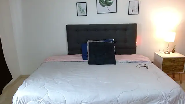 Snapshot of mia_velvet1 chatting on 26, 11, 2025 mia velvet1 online show from 26, 11, 2025