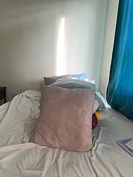 Ivelleee  online show from 4, 10, 2025