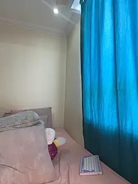 Ivelleee  online show from 8, 11, 2025