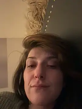 2brokegirlz online show from 11, 3, 2025