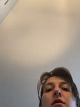 2brokegirlz online show from 15, 3, 2025