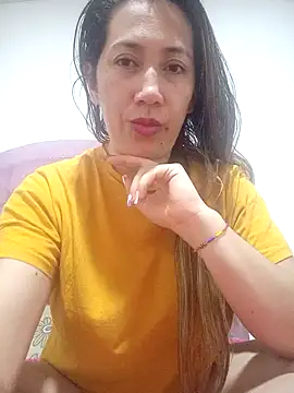 Snapshot of melany-92xxx chatting on 9, 9, 2025 melany-92xxx online show from 9, 9, 2025