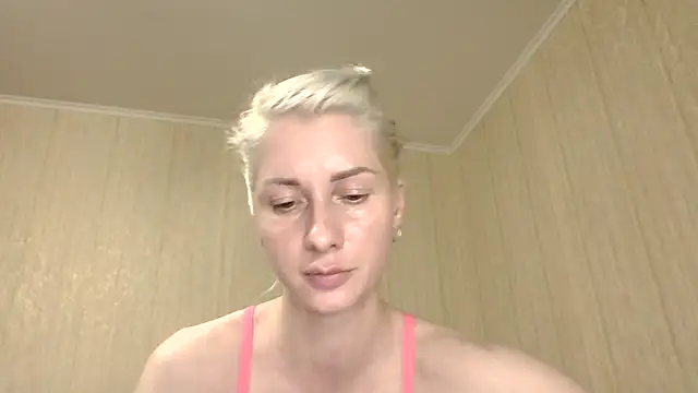 Snapshot of _Black-Panther_ chatting on 10, 7, 2026 Black-Panther online show from 10, 7, 2026