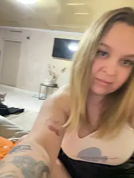 Snapshot of IMHORNYWET chatting on 9, 9, 2025 IMHORNYWET online show from 9, 9, 2025