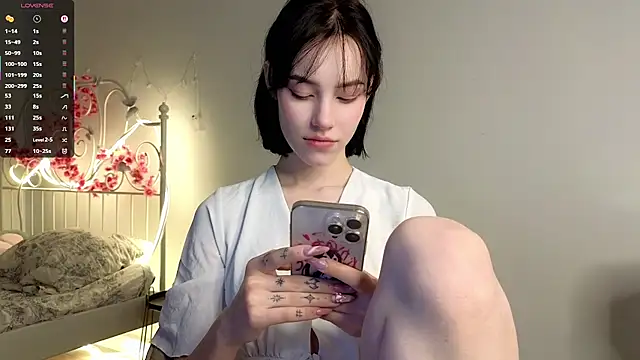 Snapshot of glamourr chatting on 14, 10, 2025 glamourr online show from 14, 10, 2025