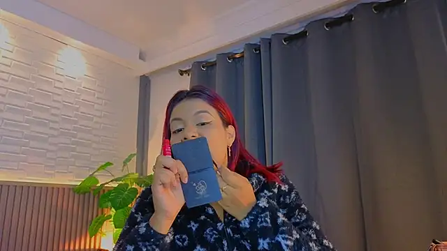 TiffanyWalk online show from 25, 9, 2025