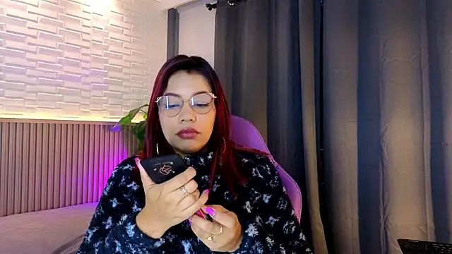 TiffanyWalk online show from 22, 10, 2025