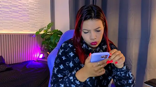 TiffanyWalk online show from 5, 11, 2025