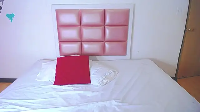 Snapshot of goldenn_ass1 chatting on 1, 10, 2025 goldenn ass1 online show from 1, 10, 2025