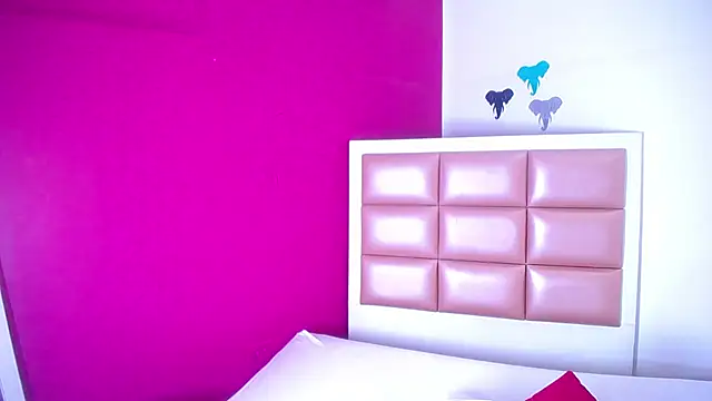 Snapshot of goldenn_ass1 chatting on 24, 10, 2025 goldenn ass1 online show from 24, 10, 2025