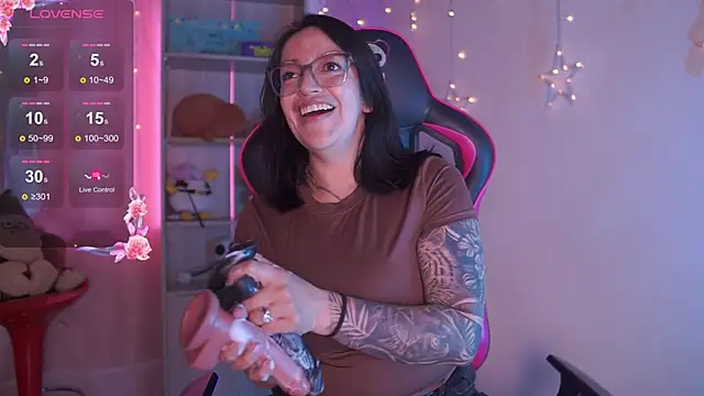 Madison Mayer online show from 4, 2, 2026