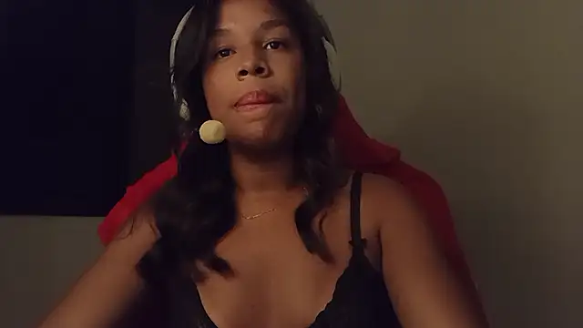 Snapshot of cammydebora chatting on 3, 10, 2025 cammydebora online show from 3, 10, 2025