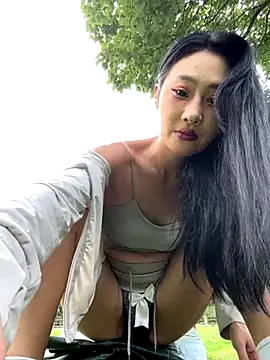 Snapshot of linger-23 chatting on 12, 9, 2025 linger-23 online show from 12, 9, 2025