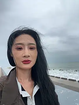 Snapshot of linger-23 chatting on 22, 10, 2025 linger-23 online show from 22, 10, 2025