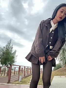 Snapshot of linger-23 chatting on 12, 1, 2026 linger-23 online show from 12, 1, 2026