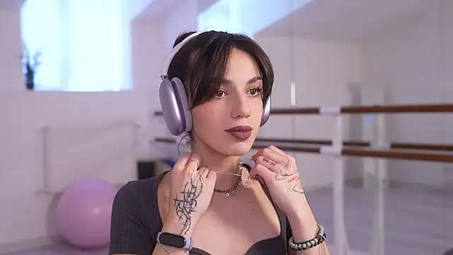 mystica  online show from 14, 9, 2025