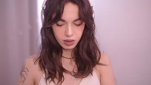 mystica  online show from 9, 10, 2025