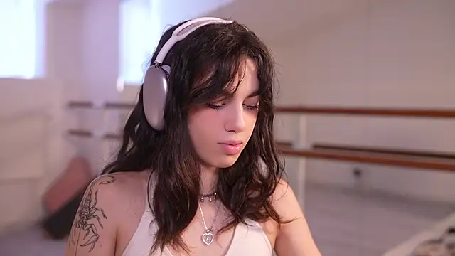 mystica  online show from 10, 10, 2025