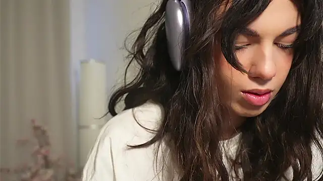 mystica  online show from 21, 10, 2025