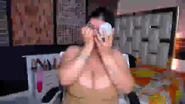 kriss sweetboobs10 online show from 18, 9, 2025