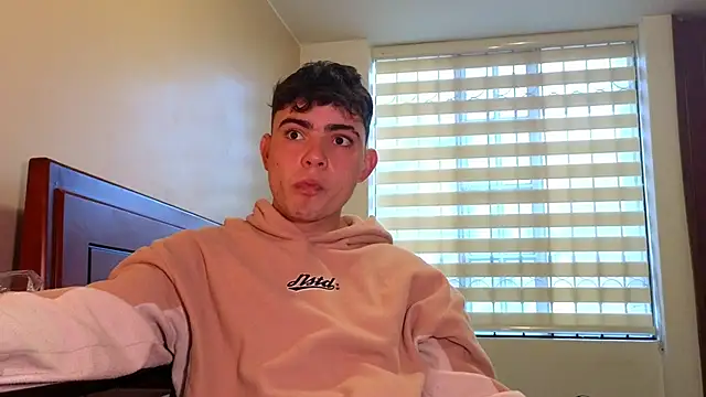 lukeboyce33 online show from 15, 9, 2025