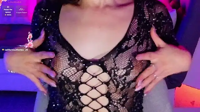 Emmi Roberts online show from 2, 3, 2026