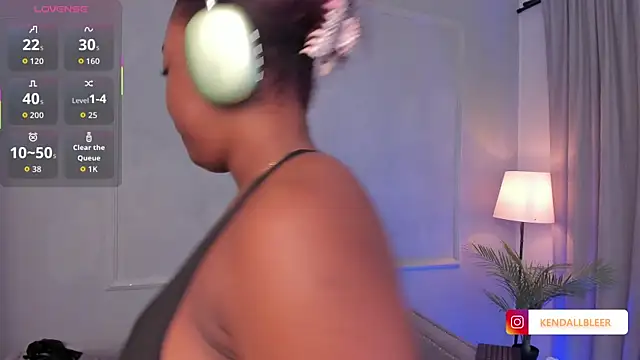 Kendallbleer online show from 20, 9, 2025