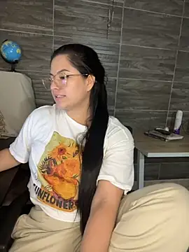 Snapshot of Saanvi21 chatting on 30, 9, 2025 Saanvi21 online show from 30, 9, 2025
