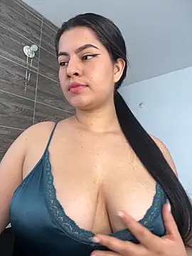 Snapshot of Saanvi21 chatting on 24, 10, 2025 Saanvi21 online show from 24, 10, 2025