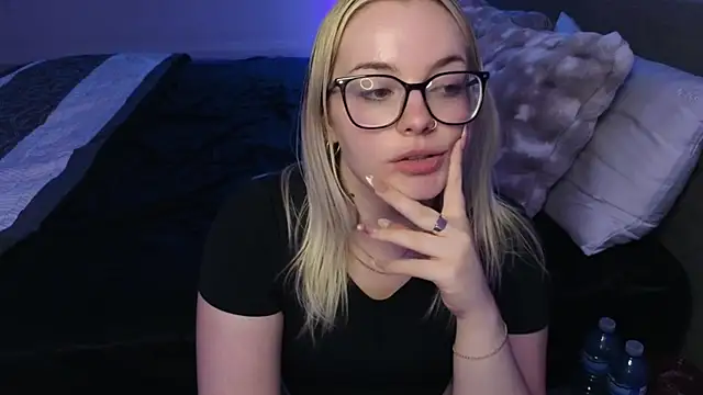 Snapshot of margot_robbie7 chatting on 22, 7, 2026 margot robbie7 online show from 22, 7, 2026