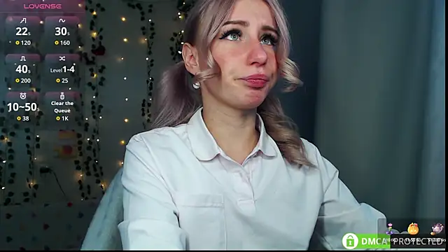 Snapshot of Mia__Kitty chatting on 22, 9, 2025 Mia Kitty online show from 22, 9, 2025